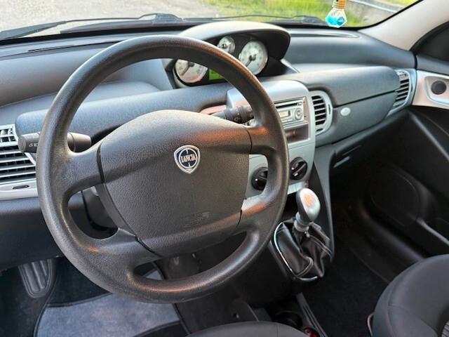 Lancia Ypsilon 1.2 x neopatentati