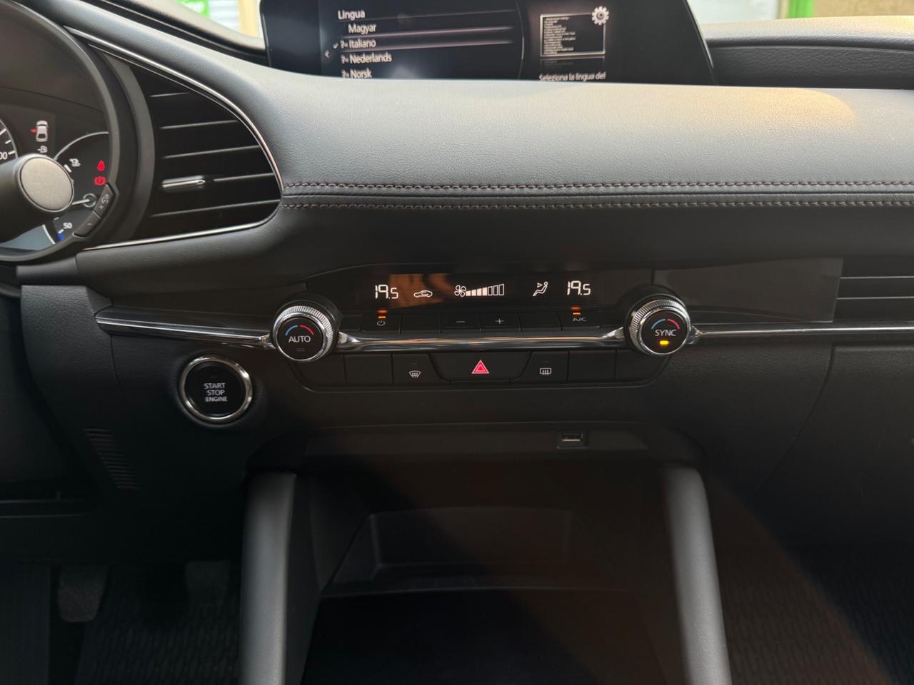Mazda 3 2.0L e-Skyactiv-G M Hybrid Exclusive