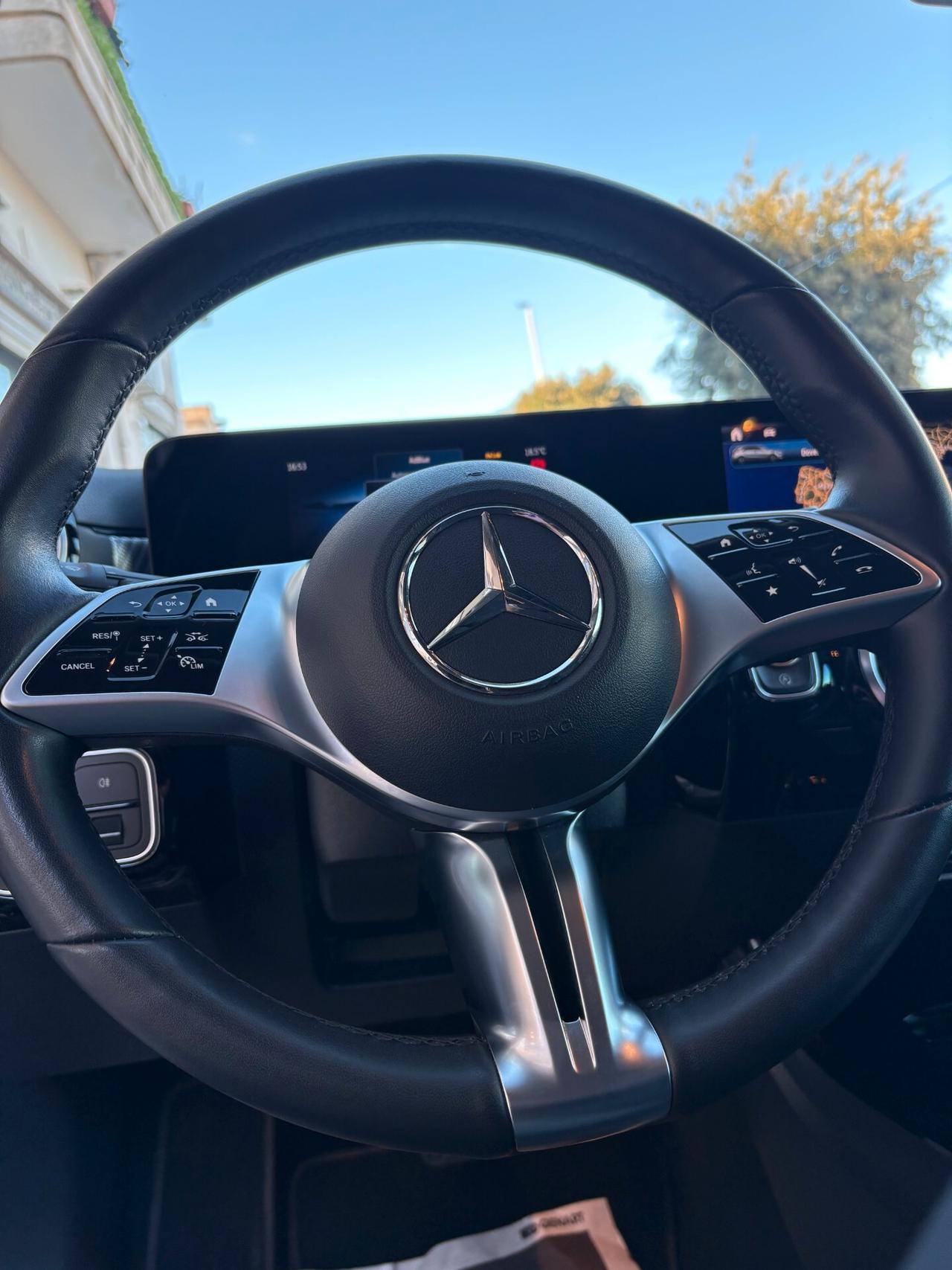 Mercedes-benz A 180 d Premium auto AMG con NAVI,TELECAMERA,VIRTUAL COCKPIT,APPLE CARPLAY,FULL LED,VETRI OSCURATI,TESSUTO