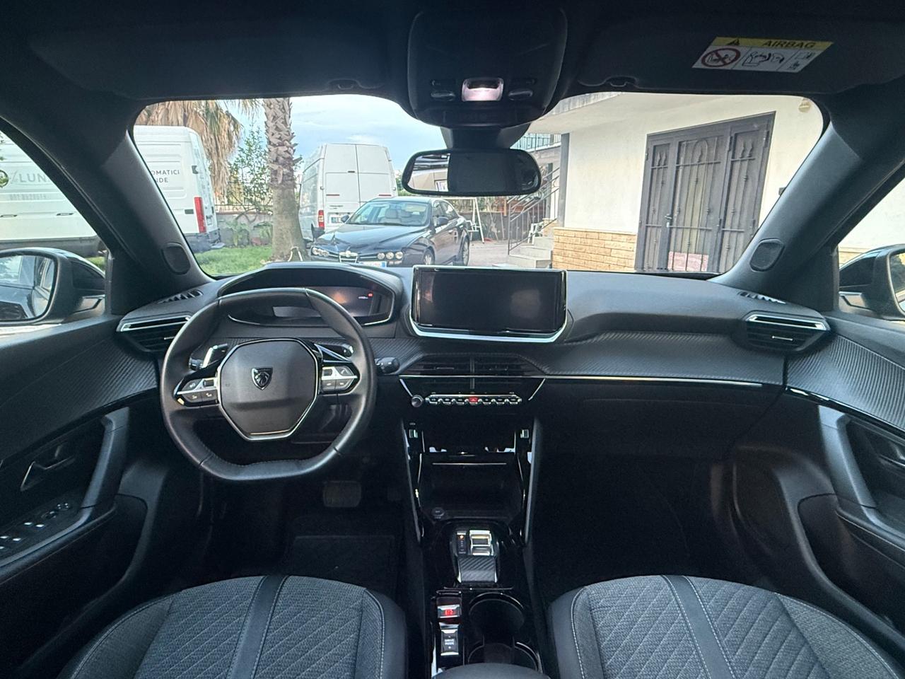 Peugeot 2008 BlueHDi 130 S&S EAT8 Allure