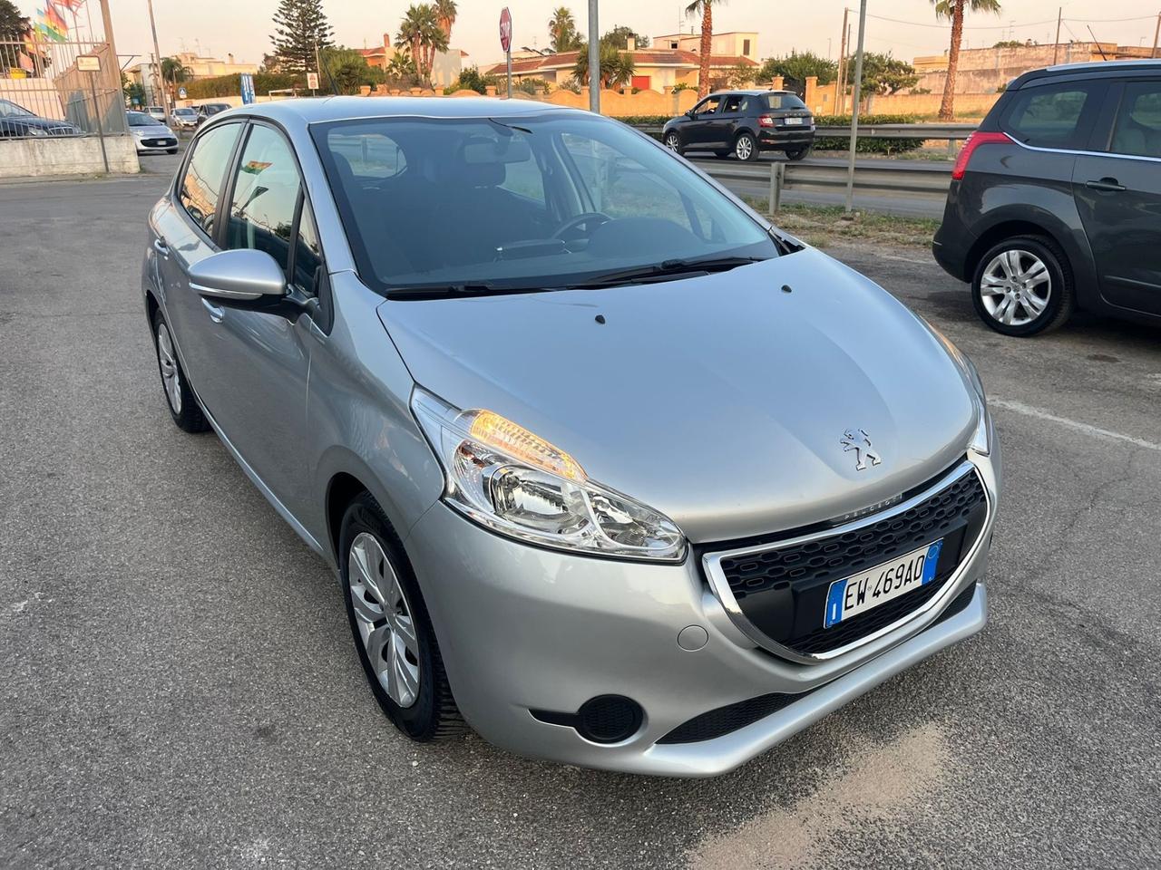 Peugeot 208 1.4 HDi 68 CV 5 porte Unipro 2014