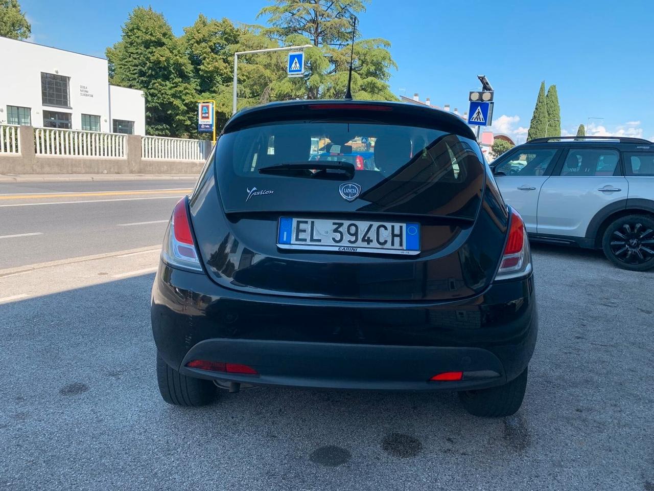 Lancia Ypsilon 1.2 69 CV S&S Silver Neopat.