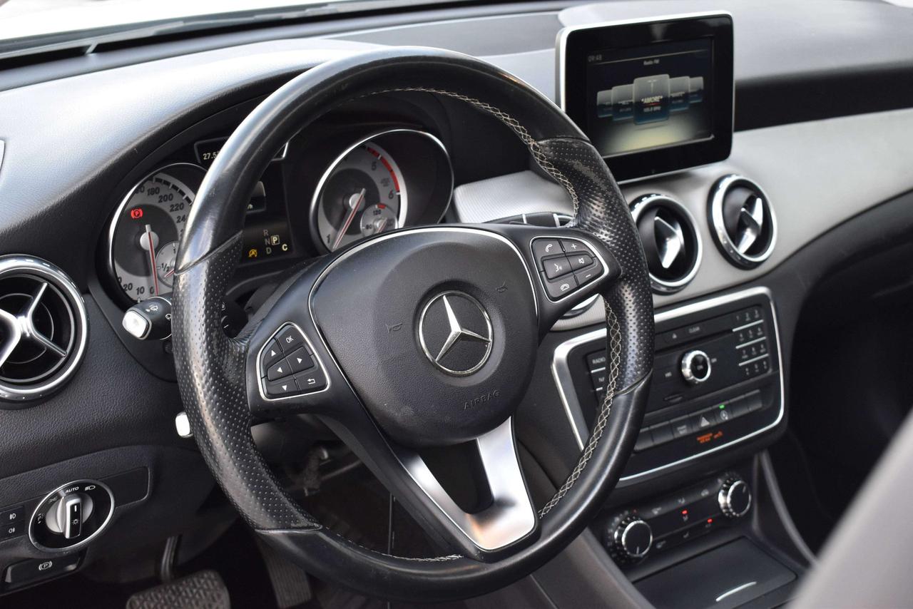 Mercedes-Benz GLA 180 D SPORT 109 CV AUTOMATICA - TETTO - ITALIANA - CAMERA - PERFETTA