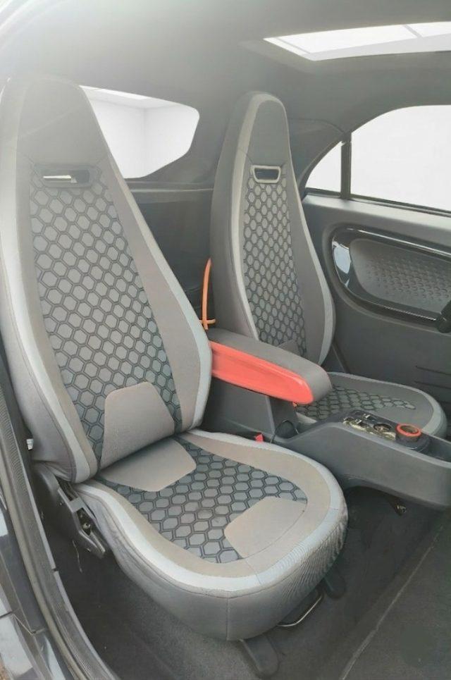 XEV YOYO Elettrica Clima Bluethoot Unico Proprietario