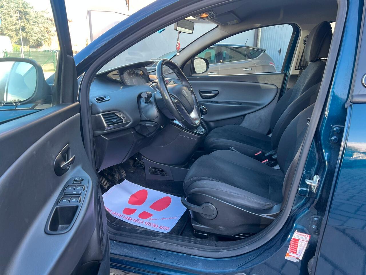 Lancia Ypsilon 1.2 69 CV 5 porte 30th Anniversary