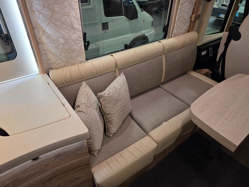 CAMPER EURAMOBIL INTEGRA LINE 695 LF