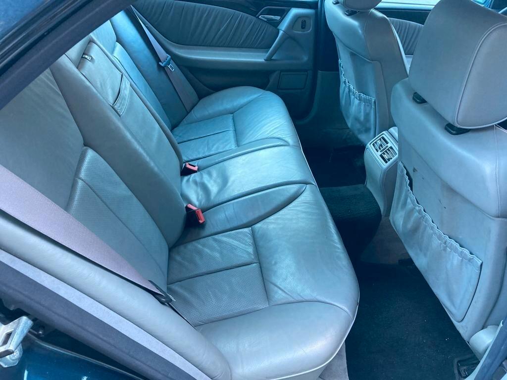 Mercedes-benz E 200 cat Classic