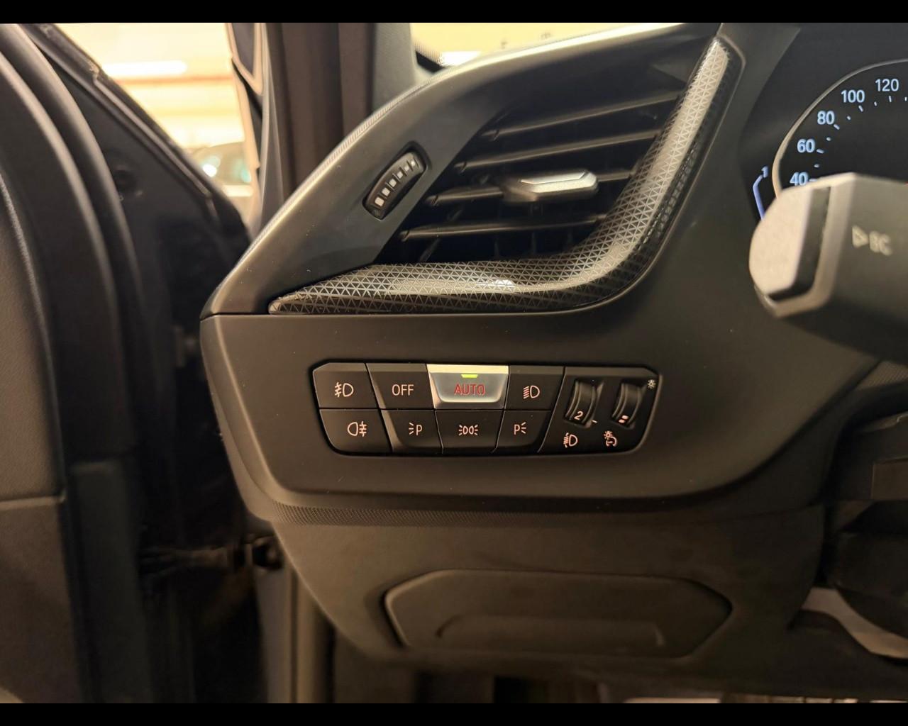 BMW Serie 1 (F40) - 118d 5p. Sport