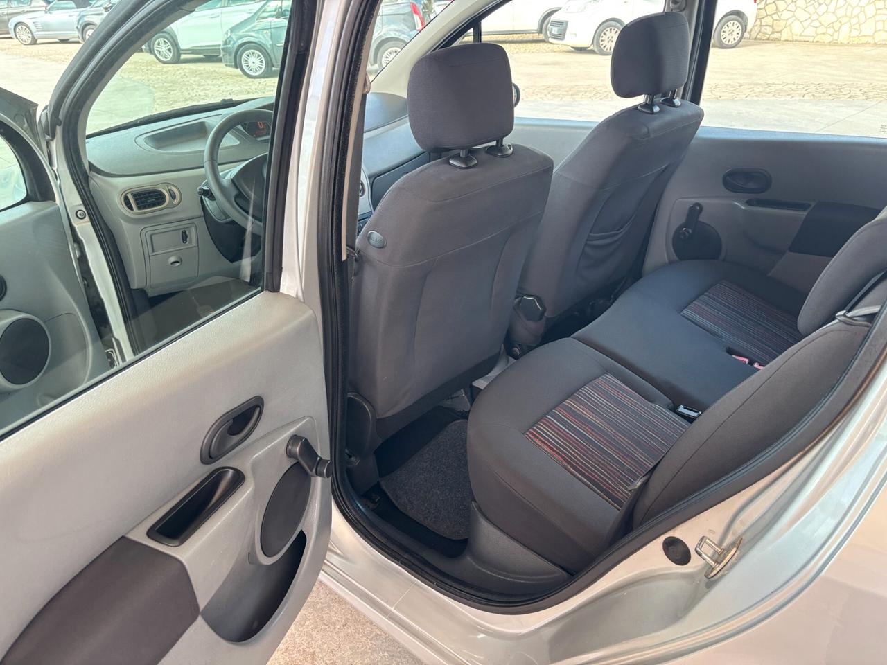 Renault Modus 1.5 dCi 70CV Expression-2010