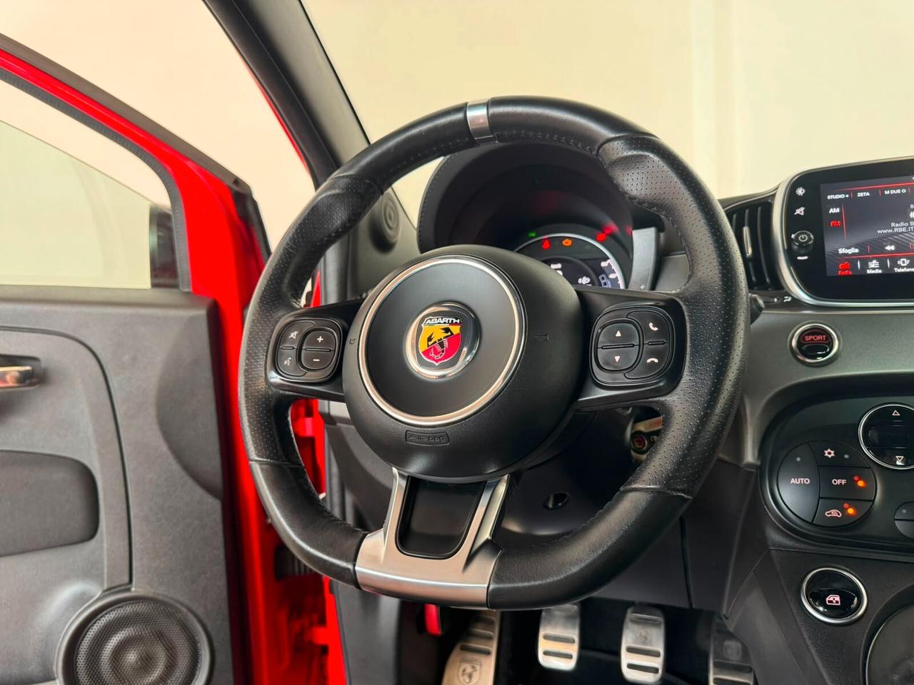 Abarth 595 1.4 Turbo T-Jet 165 CV Pista 70 Anniversario