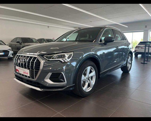 AUDI Q3 35 TDI S tronic Business Advanced