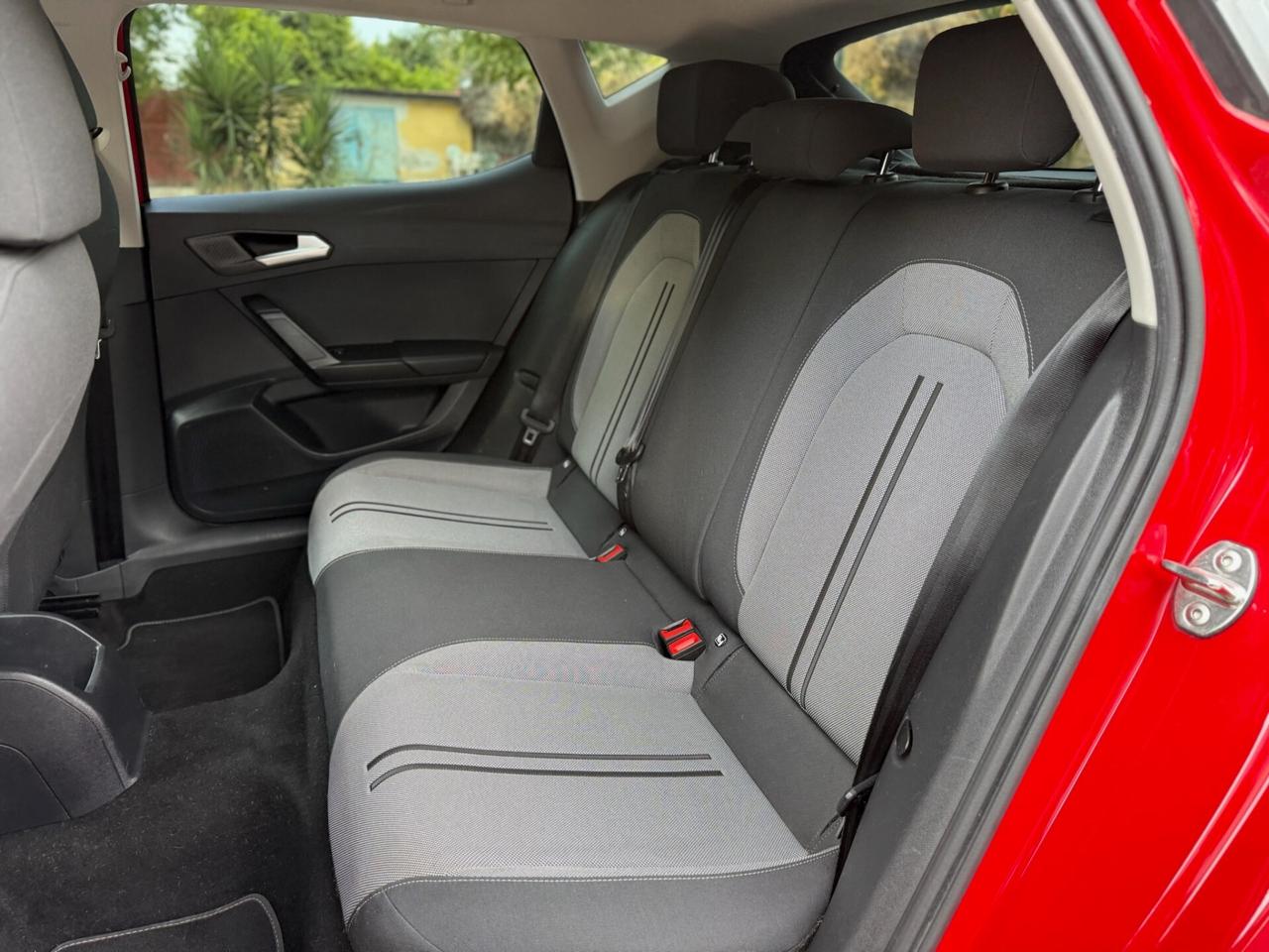 SEAT Leon 2021 2.0 TDI 115cv cambio manuale