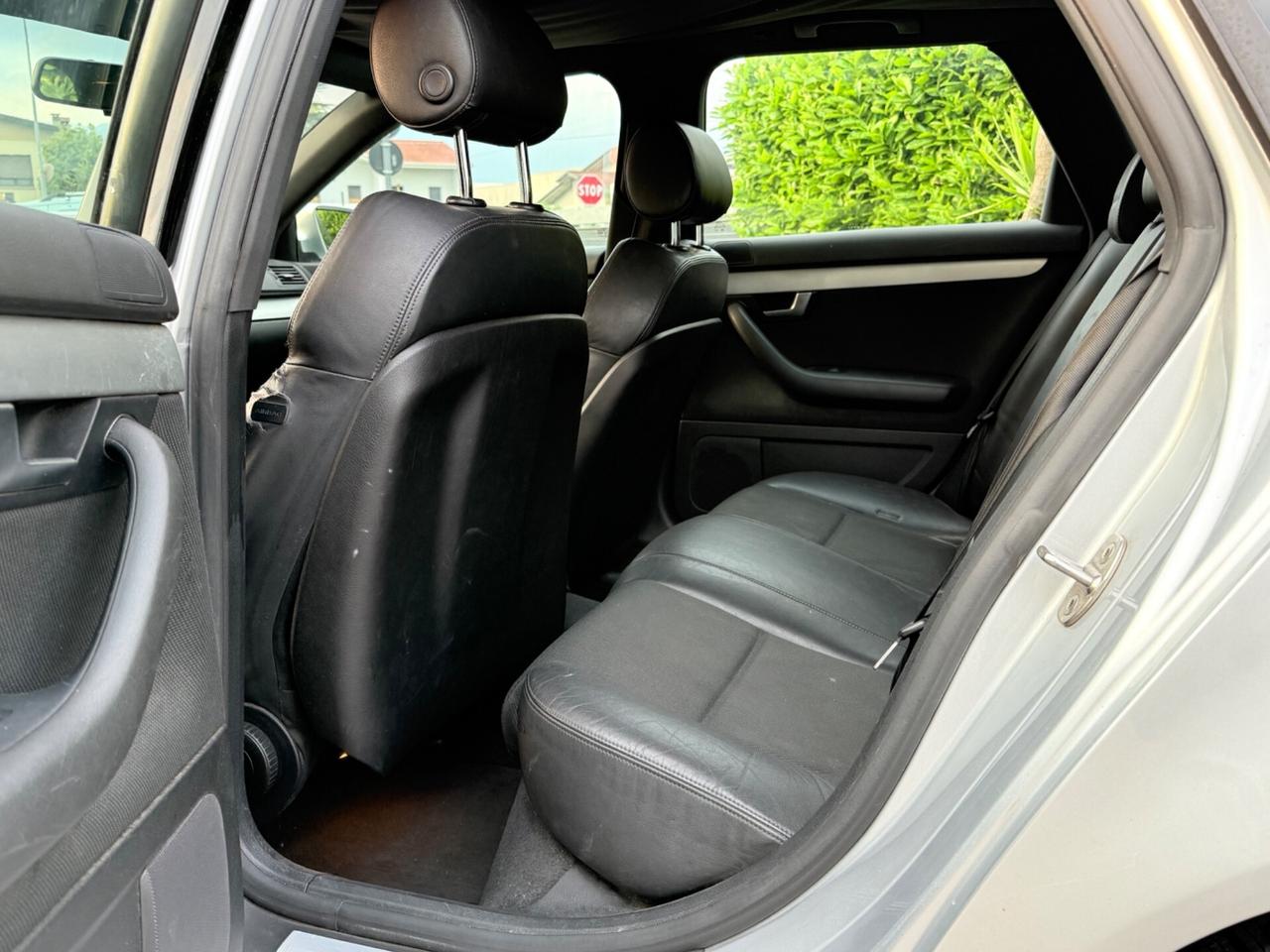 Audi A4 2.0 TDI S LINE