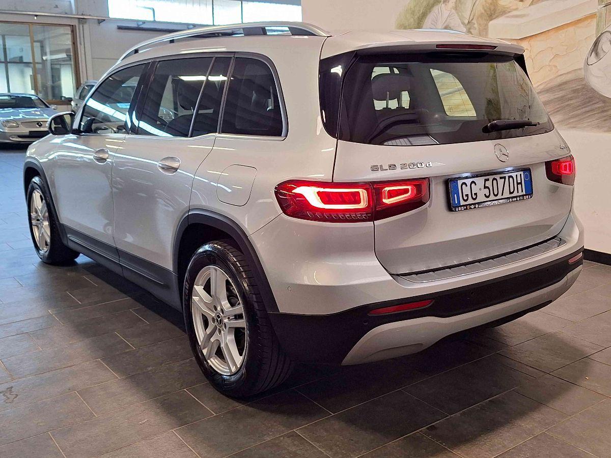 MERCEDES GLB 200d 4MATIC SPORT PLUS 150CV - PELLE- LUCI 64 COLORI - RETROCAMERA - DOPPIO DISPLAY 10.25