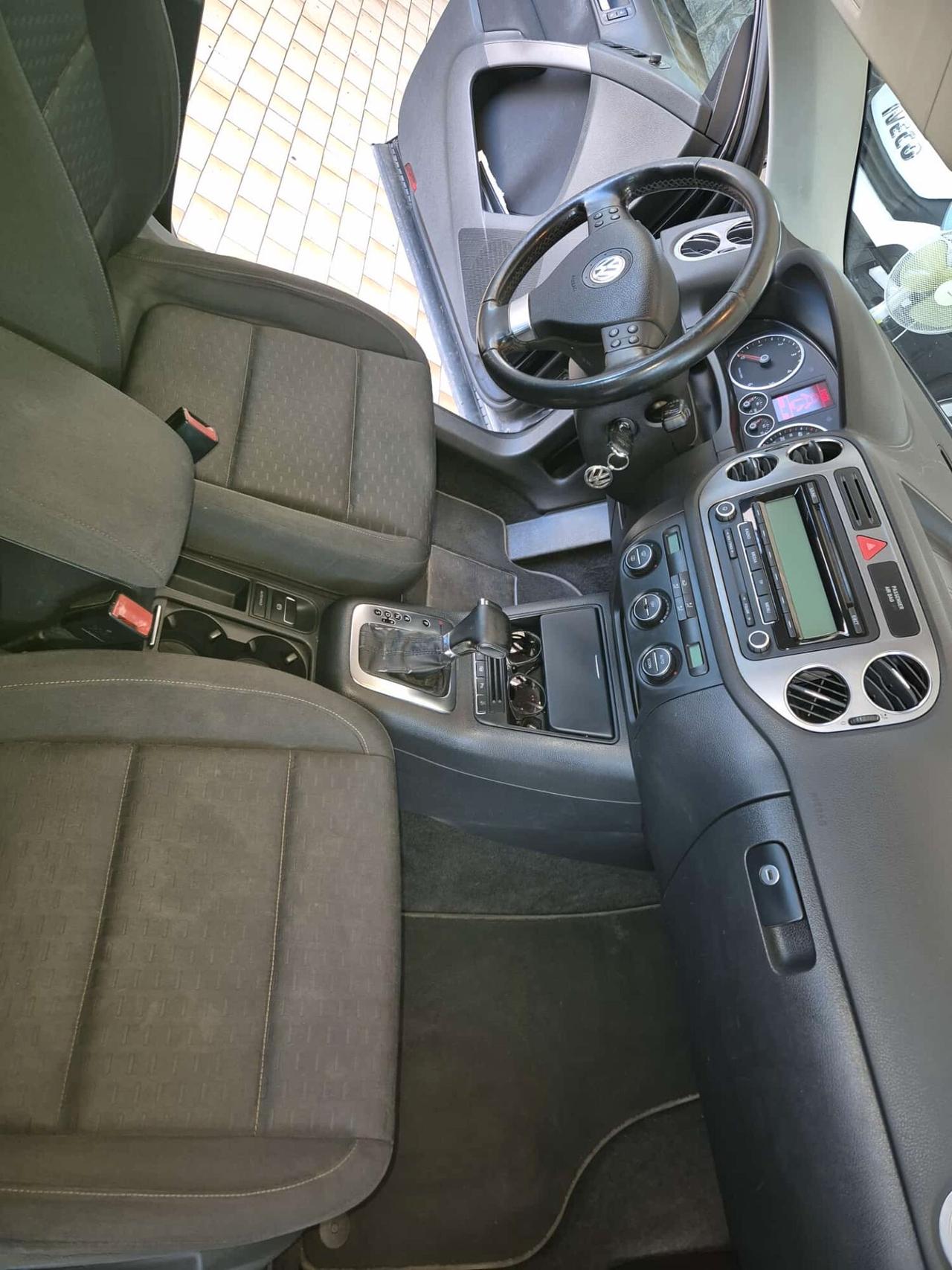 Volkswagen Tiguan 2.0 TDI DPF 4MOTION tiptronic Track & Field
