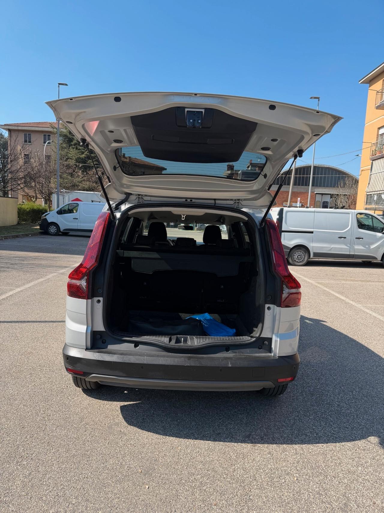 Dacia Jogger 1.0 Gpl - NEOP. - NAV. - 12 MESI DI GARANZIA -