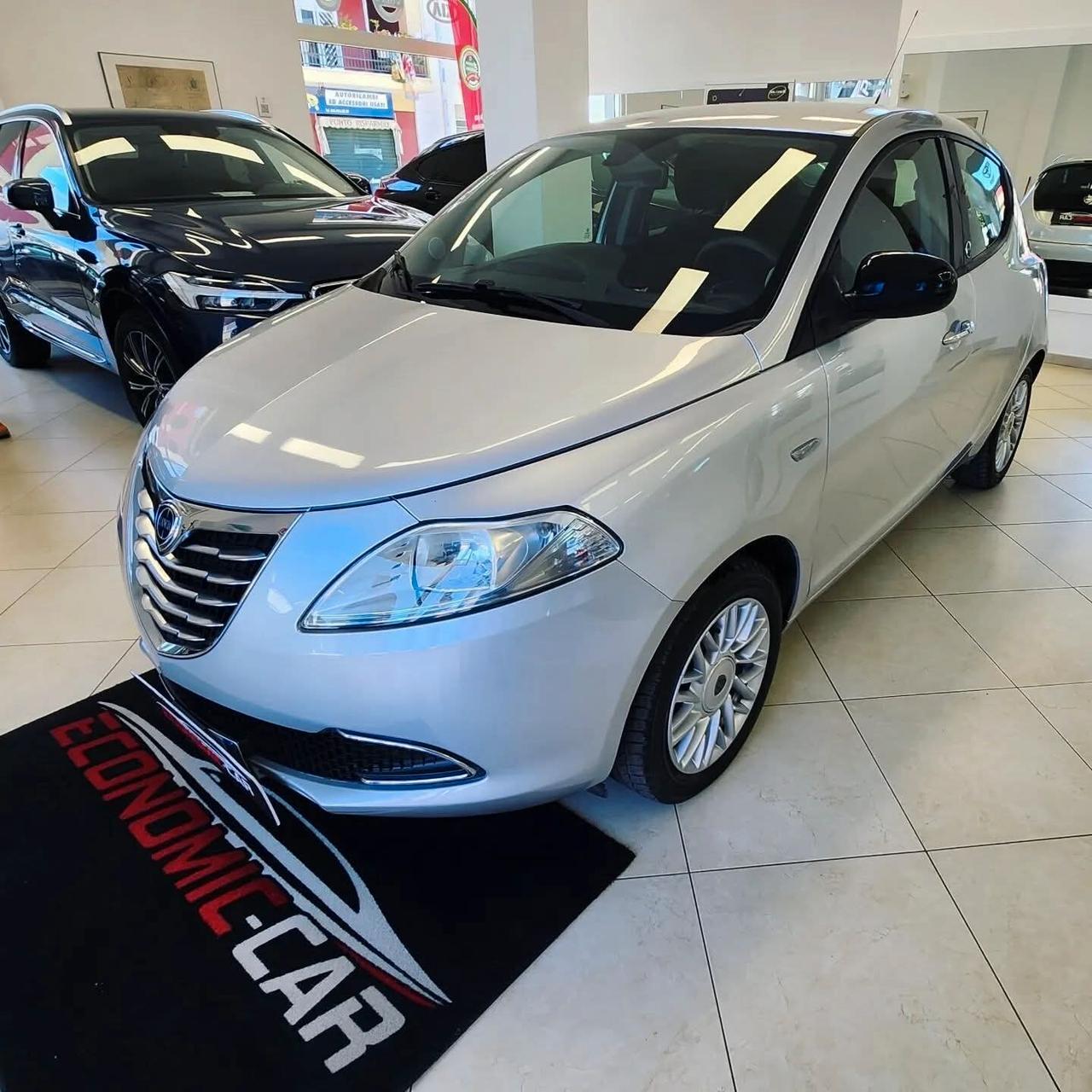 Lancia Ypsilon 1.2 69 CV 5 porte GPL Ecochic Silver km 123.000