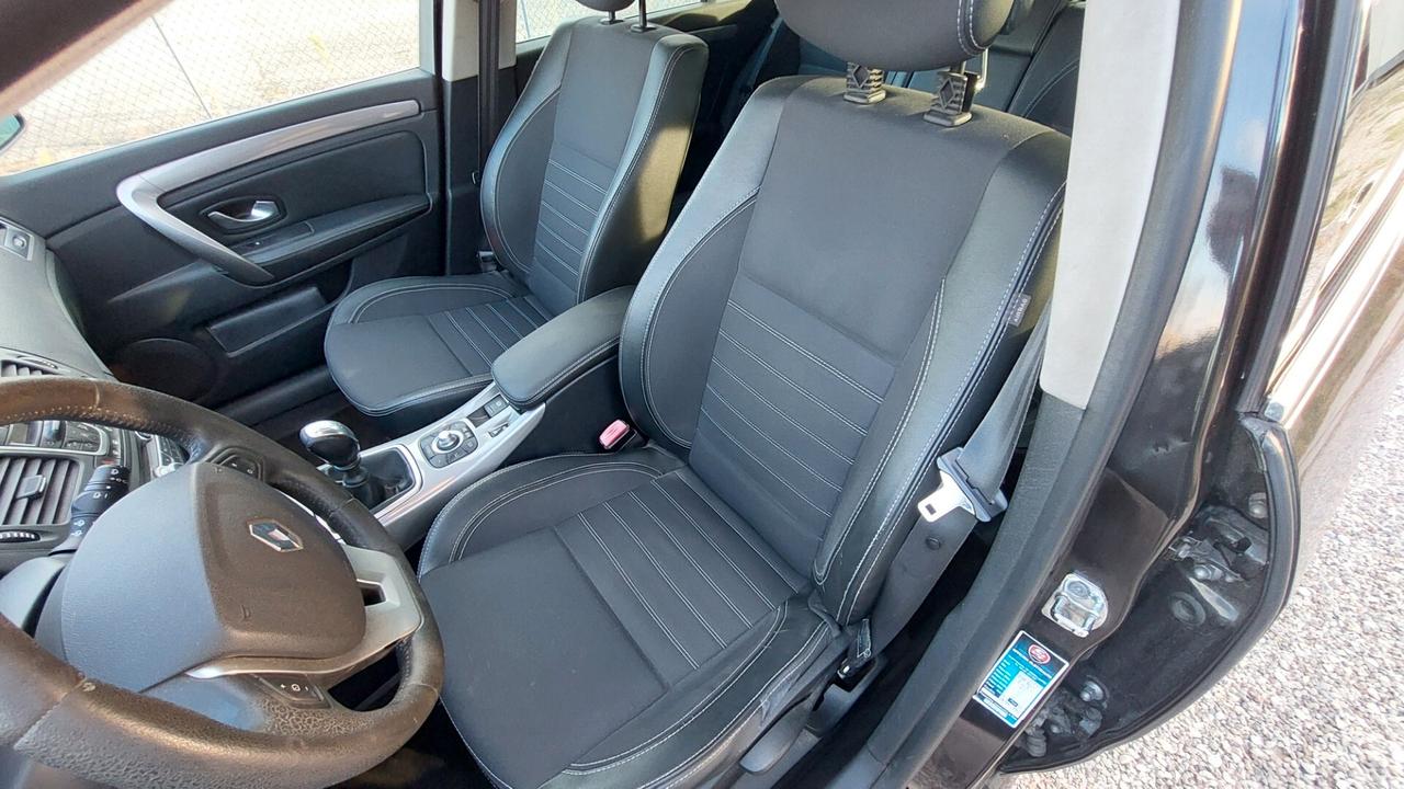 Renault Laguna 2.0 dCi 150CV SporTour Nav