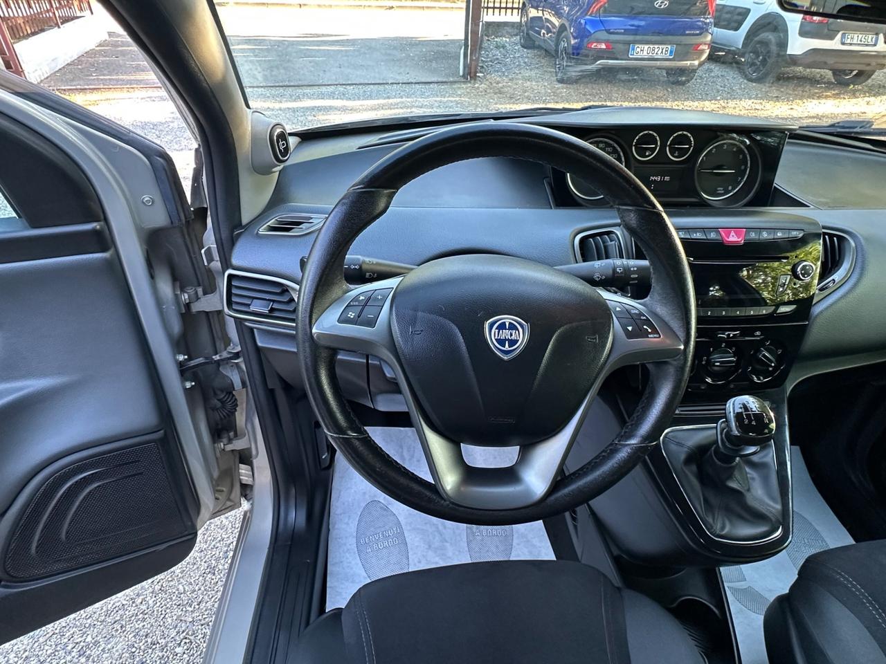 Lancia Ypsilon 1.2 69 CV 5 porte S&S Gold
