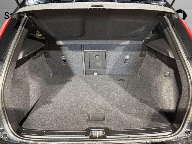 VOLVO XC40 T2 Geartronic Momentum N1