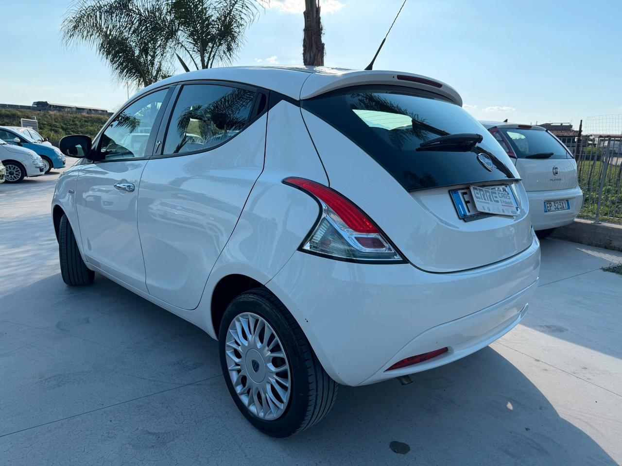 LANCIA YPSILON ANNO 2017 1.2 BENZINA 69 CV
