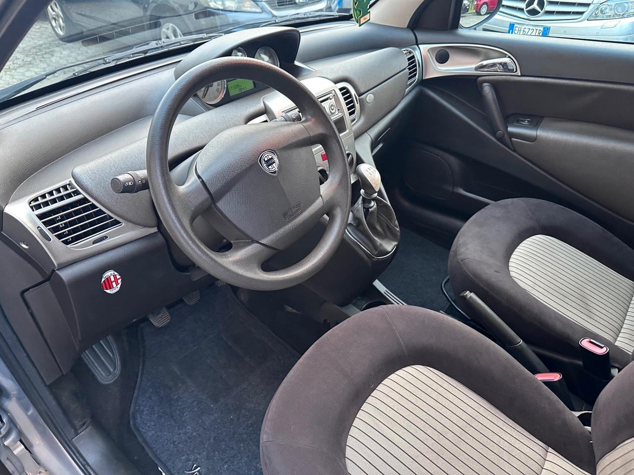 Lancia Ypsilon 1.2 Argento*NEOPATENTATI