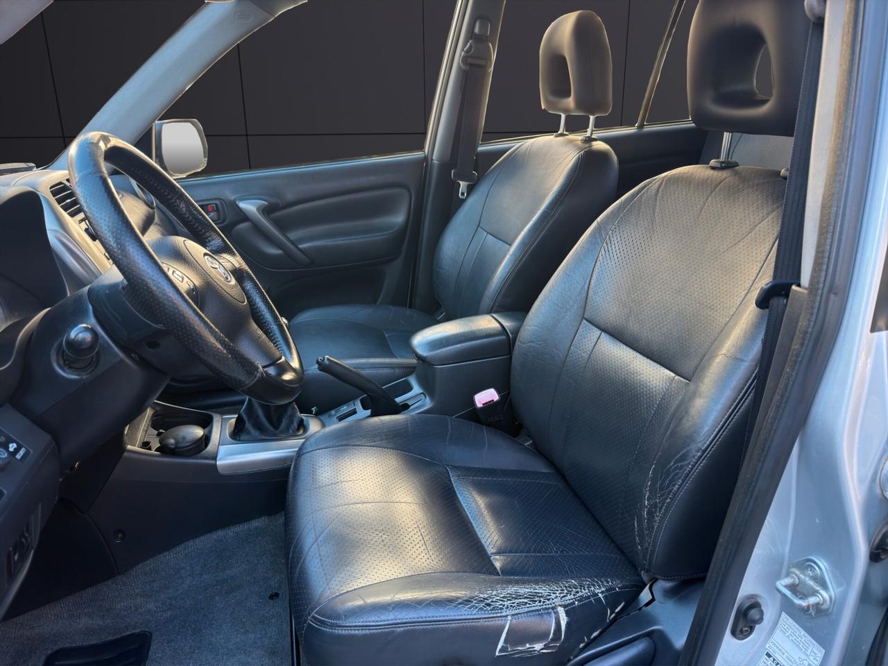 ToyotaRAV4 2.0 D-4D 5 porte-PELLE/TETTO APRIBILE