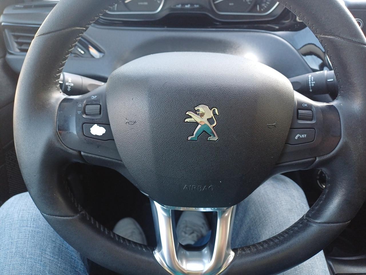 Peugeot 208 PureTech 82 5 porte Allure