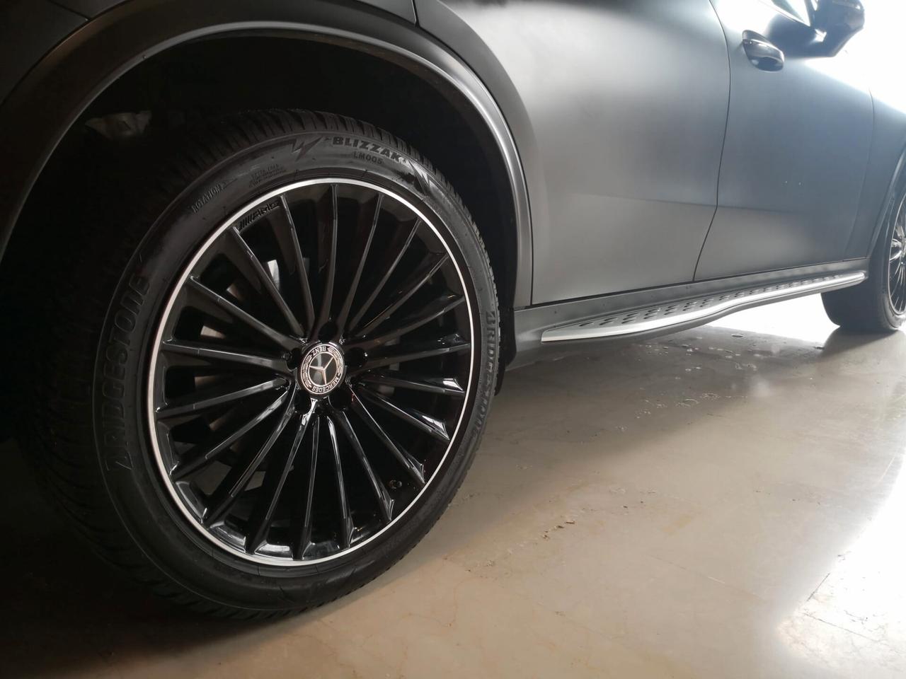 Mercedes-benz GLC 220 d 4Matic Mild Hybrid AMG Line Premium Plus ***FULL OPTIONAL***