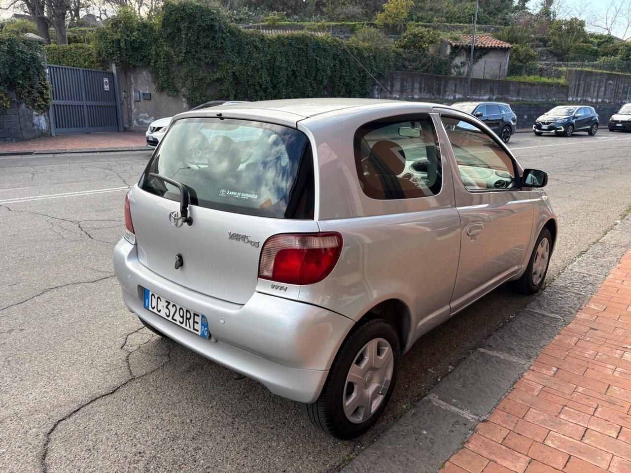 Toyota Yaris 1.0i 16V cat 3 porte