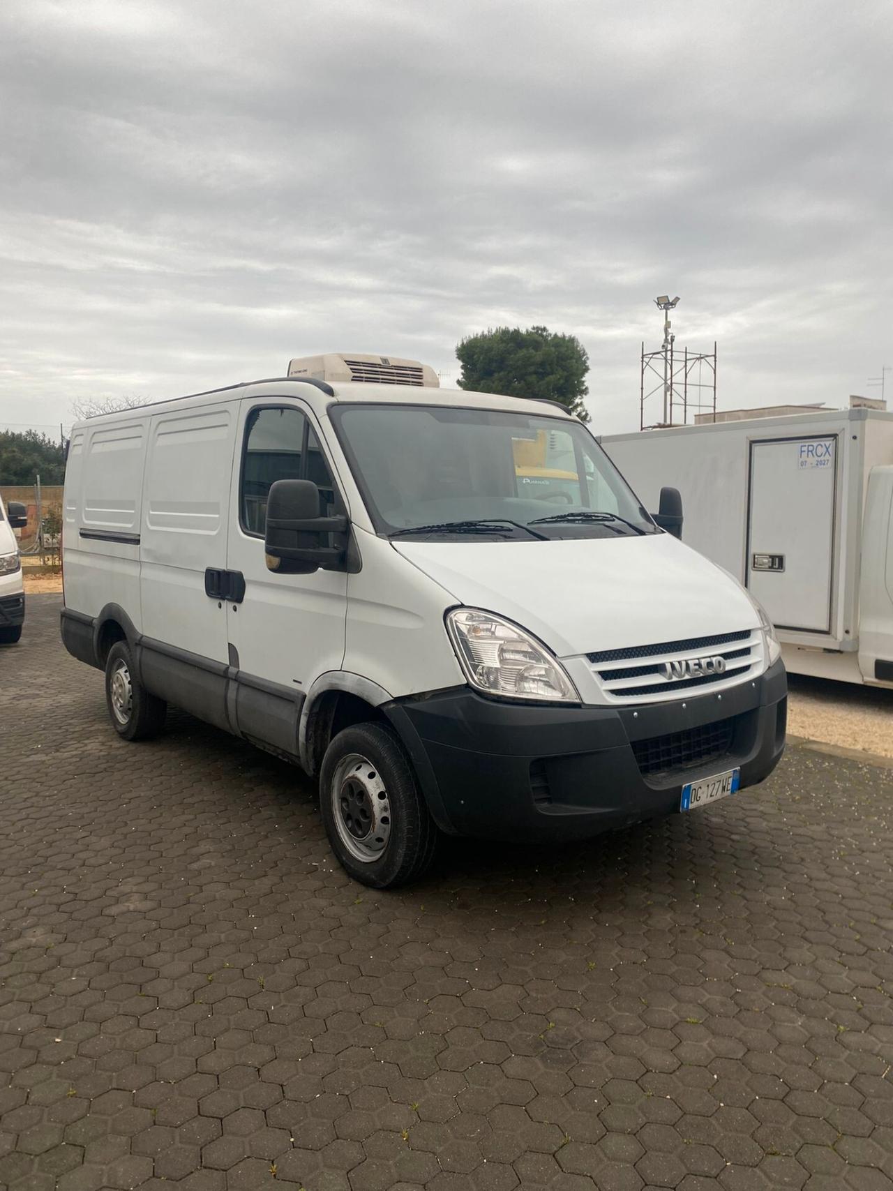 Iveco Daily 2.3 MJ Isotermico con Gruppo Frigo Thermo King – Motore Revisionato
