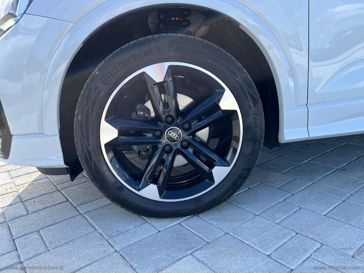 AUDI Q2 30 TDI S line Edition