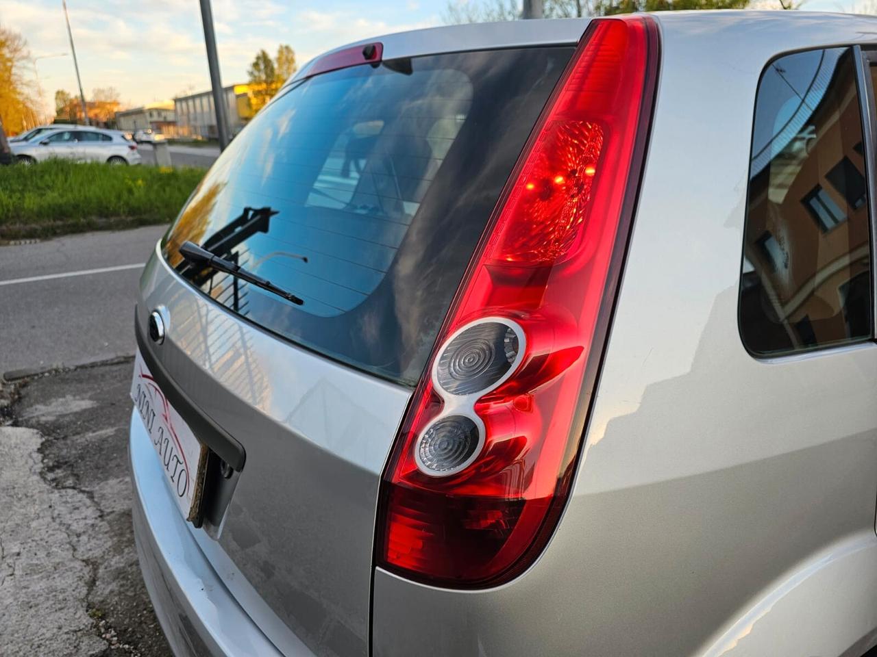 Ford Fiesta 1.2 75cv Ikon*Clima*Servosterzo*Neopatentati*