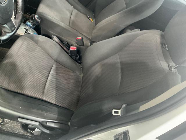 TOYOTA Yaris 1.4 D-4D 5p Active CAMBIO AUTOMATICO