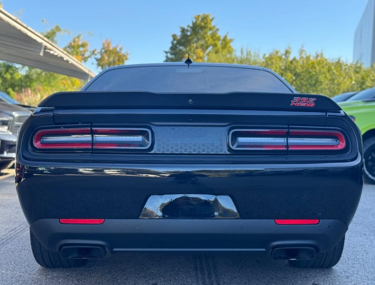 Dodge Challenger scatpack 392