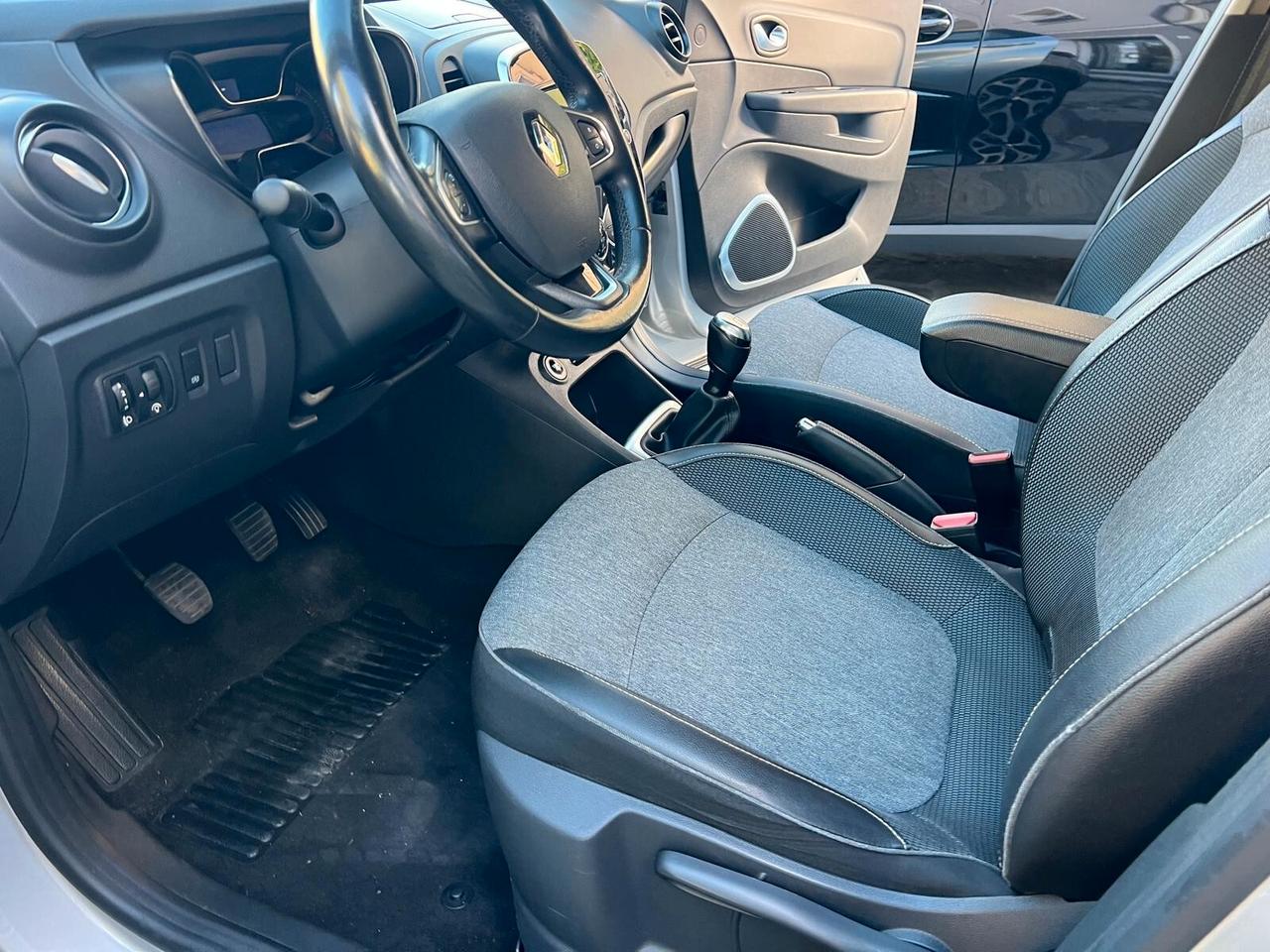 RENAULT CAPTUR dCi 90cv EDC SPORT EDITION NEOPATENTATI