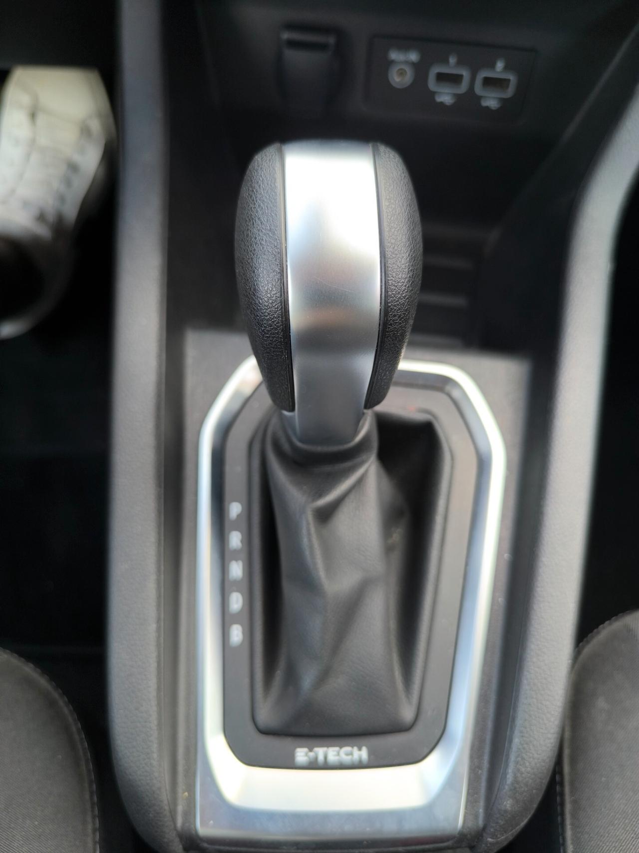 Renault Clio full Hybrid e-tech 140cv 5p automatica