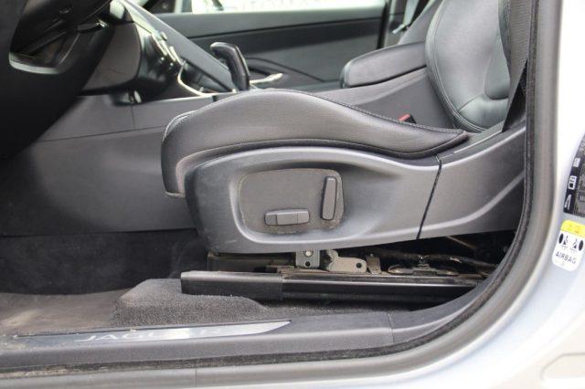 JAGUAR E-Pace 2.0D 180 CV AWD aut. R-Dynamic