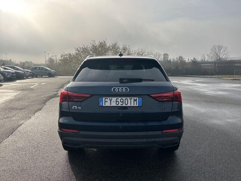 Audi Q3 35 TDI S tronic Business