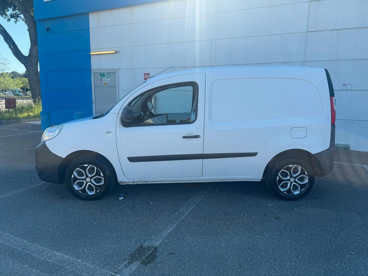 RENAULT KANGOO 1.5 DCI 2014 12 MESI DI GARANZIA