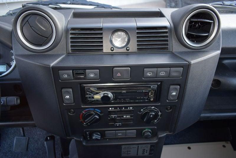 Land Rover Defender 90 2.4 TD4 SOLO 69000KM!!