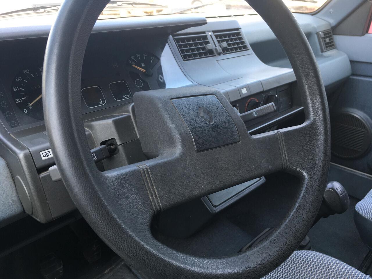 Renault R 5 GTL, ESENTE BOLLO, ASSICURAZIONE E PASSAGGIO RIDOTTI