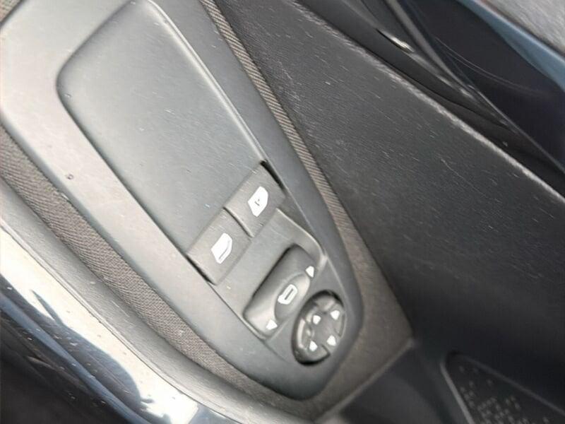 Peugeot 208 PureTech 82 5 porte Active