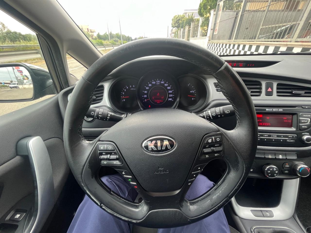 Kia Ceed 1.4 CRDi SW Cool Unipro 2012
