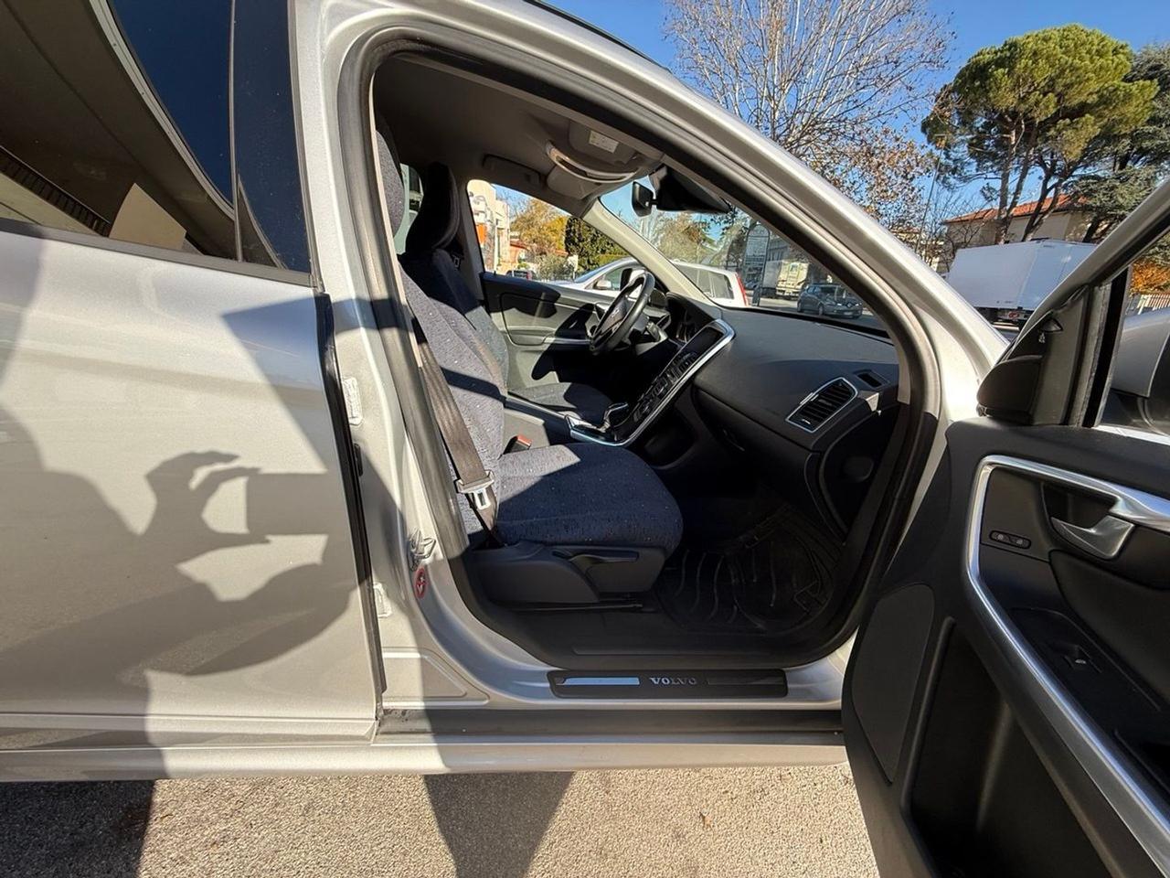 Volvo XC 60 Business 2.0 D4 #8045