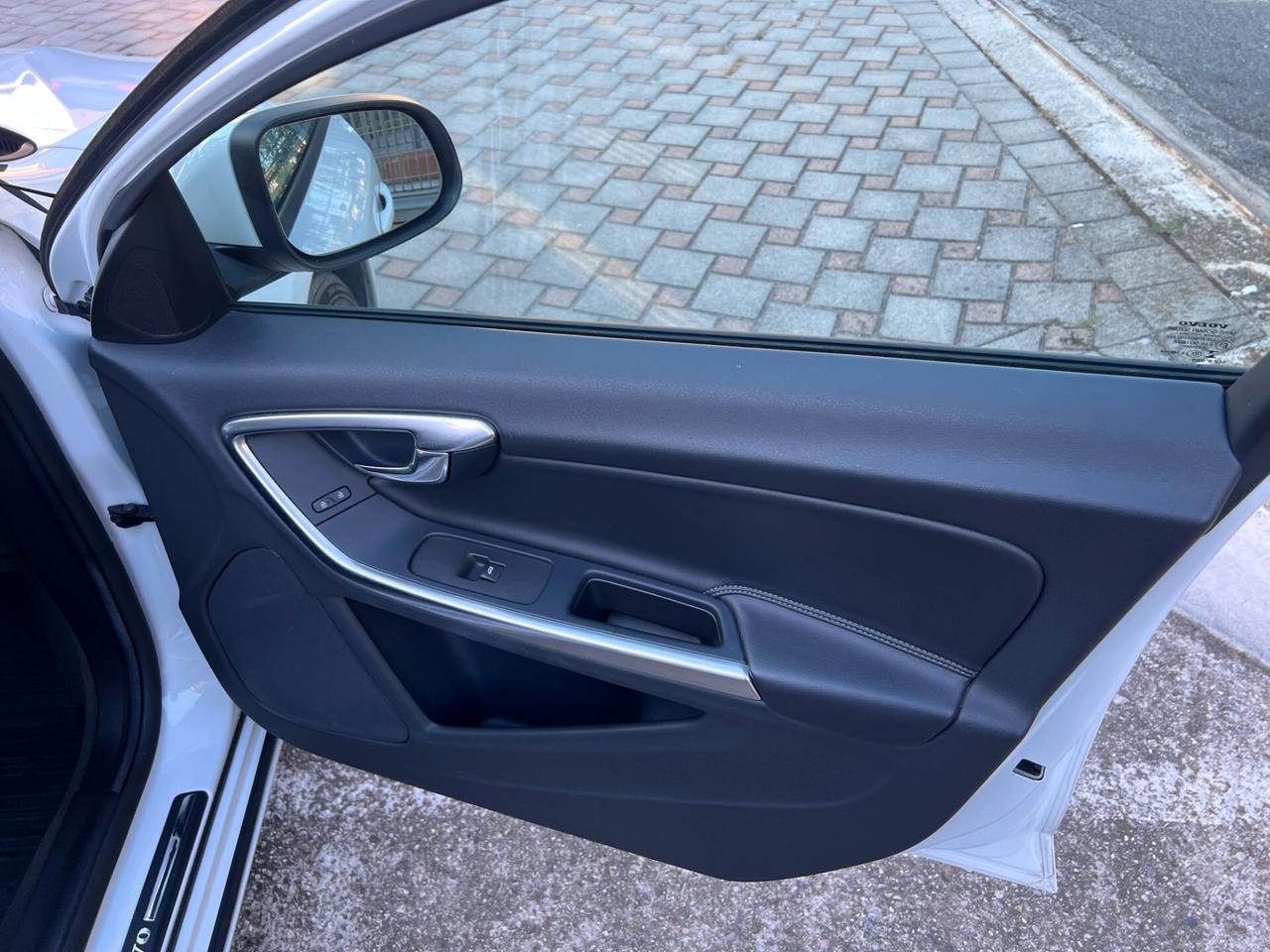 Volvo V60 D2 Geartronic Business