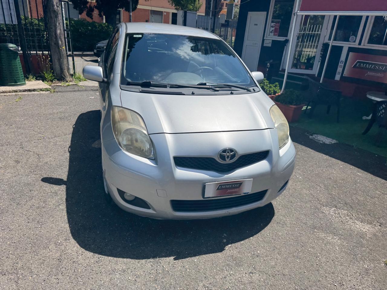 Toyota Yaris 1.3 BENZINA - POCHI KM - 2010