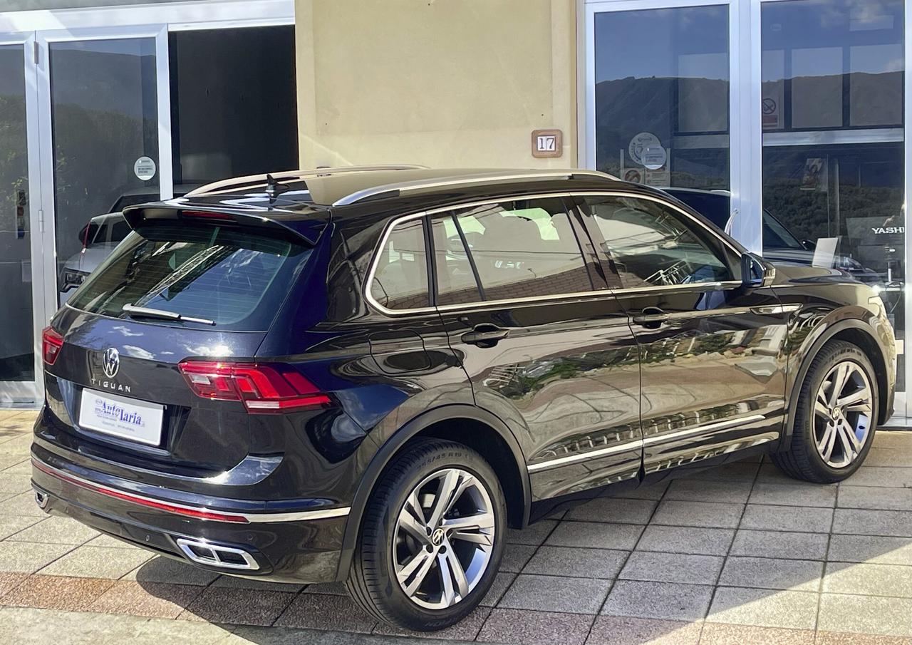Volkswagen Tiguan 2.0 TDI 150 CV SCR DSG R-Line Fari IQ.LIGHT LED MATRIX--Digital Cockpit Pro 10,25", Navi