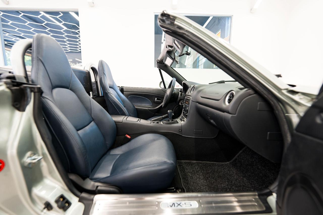 Mazda MX-5 SILVER BLUES