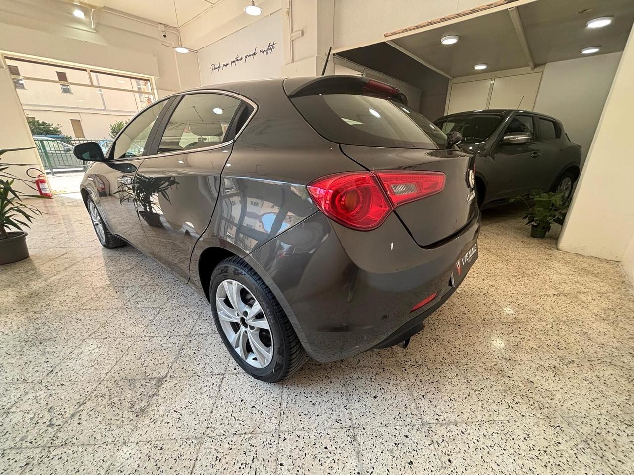 Alfa Romeo Giulietta 1.6 JTDm-2 105 CV Exclusive